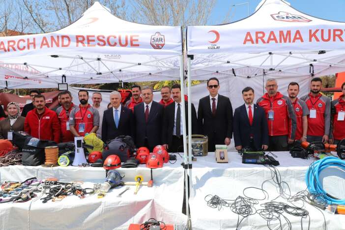 ikaf26da-kizilay-ekipleri-dikkatleri-uzerine-cekti