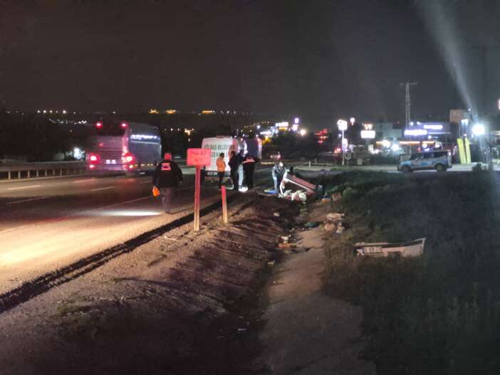 kontrolden-cikan-otomobil-takla-atti-1-olu-2-yarali