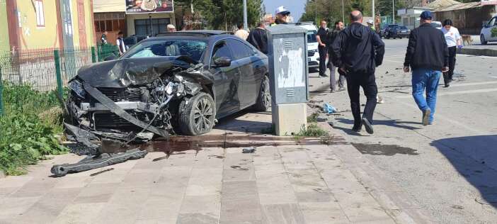 konyada-otomobiller-carpisti-2-agir-yarali-var