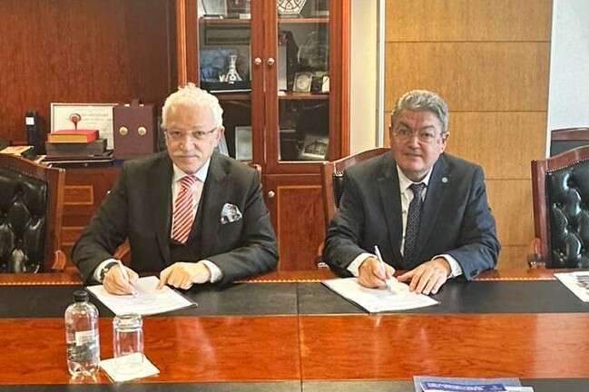 neu-heyeti-romanyada-akademik-basari-icin-guc-birligi-yapildi