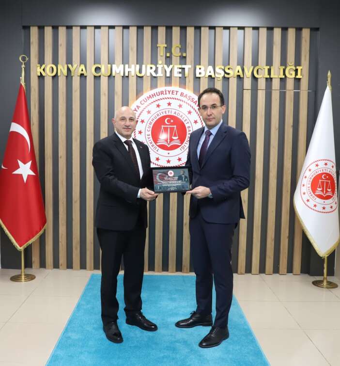 ankaraya-atanan-maksut-yuksek-konyada-veda-ziyaretlerine-cikti