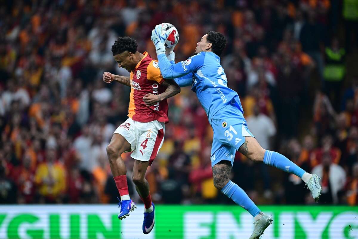 ederson-ile-ilgili-bomba-iddia-yasin-kolun-kulagina-bakin-ne-demis