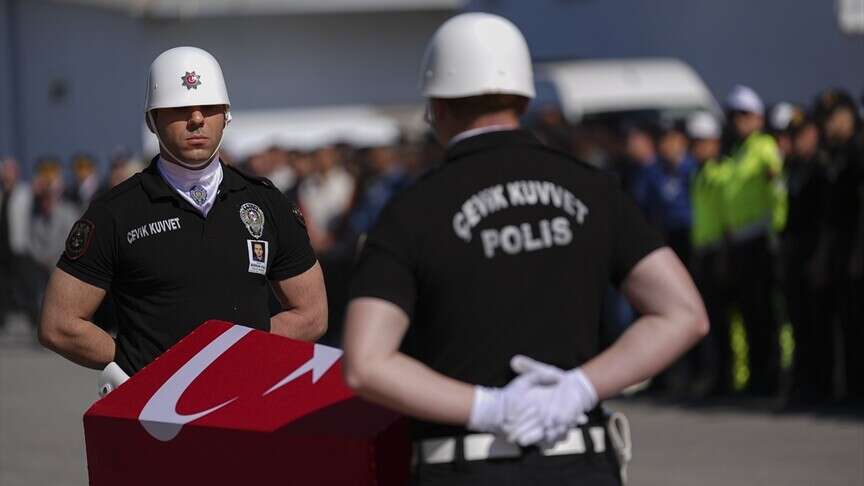 trafik-kazasinda-sehit-olan-polis-serkan-hizli-son-yolculuguna-ugurlandi