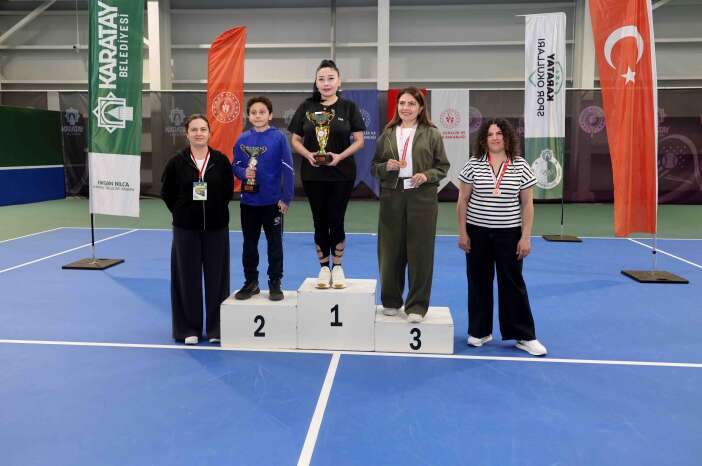 konya-il-birinciligi-tenis-turnuvasinda-oduller-sahiplerini-buldu