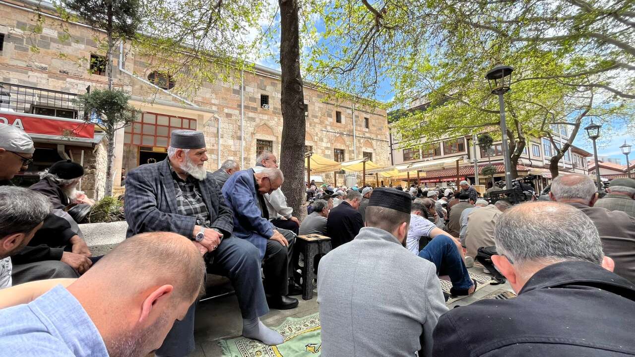 konyada-camilerde-is-hayatinda-ahlak-ve-emek-cagrisi-alin-teri-mukaddestir