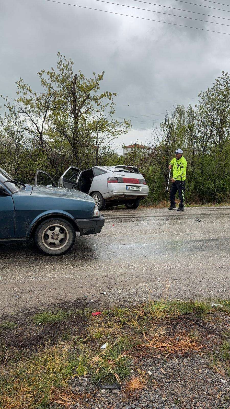 konyada-iki-otomobil-carpisti-4-yarali-var