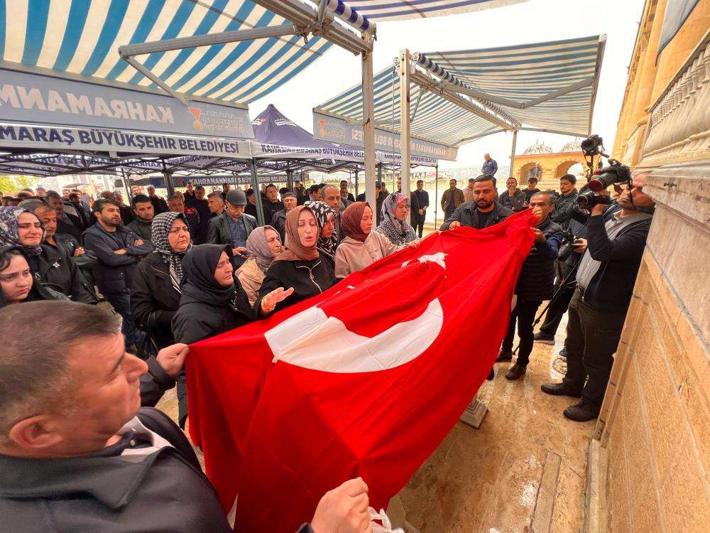 okul-saldirisindan-18-gun-sonra-vefat-eden-minik-almina-topraga-verildi