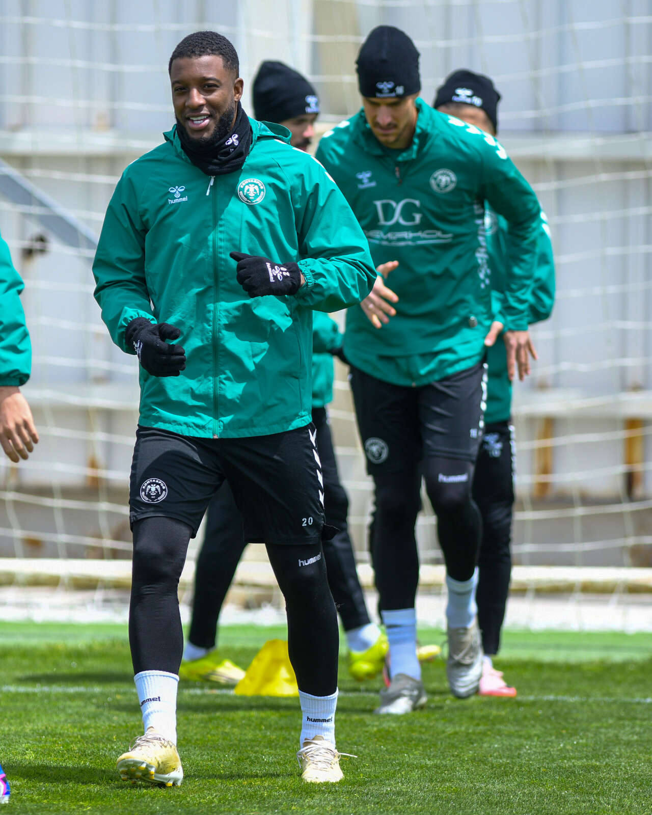 konyaspor-final-bileti-icin-hazirliklarini-tamamladi-istanbul-yolculugu-basladi