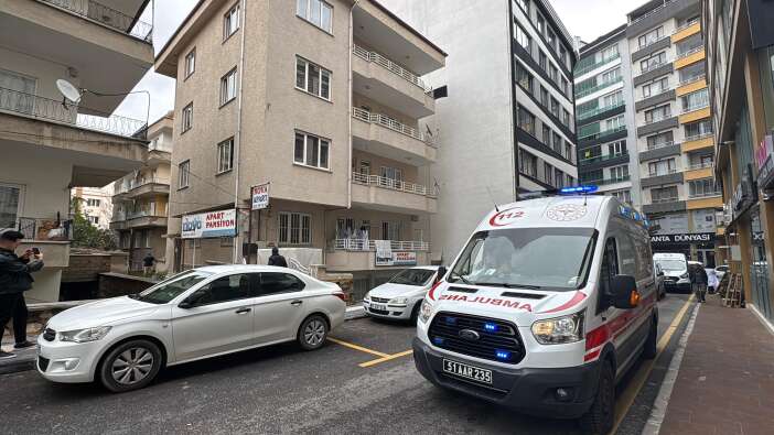 apart-dairede-supheli-olum-26-yasindaki-gencin-cansiz-bedeni-bulundu