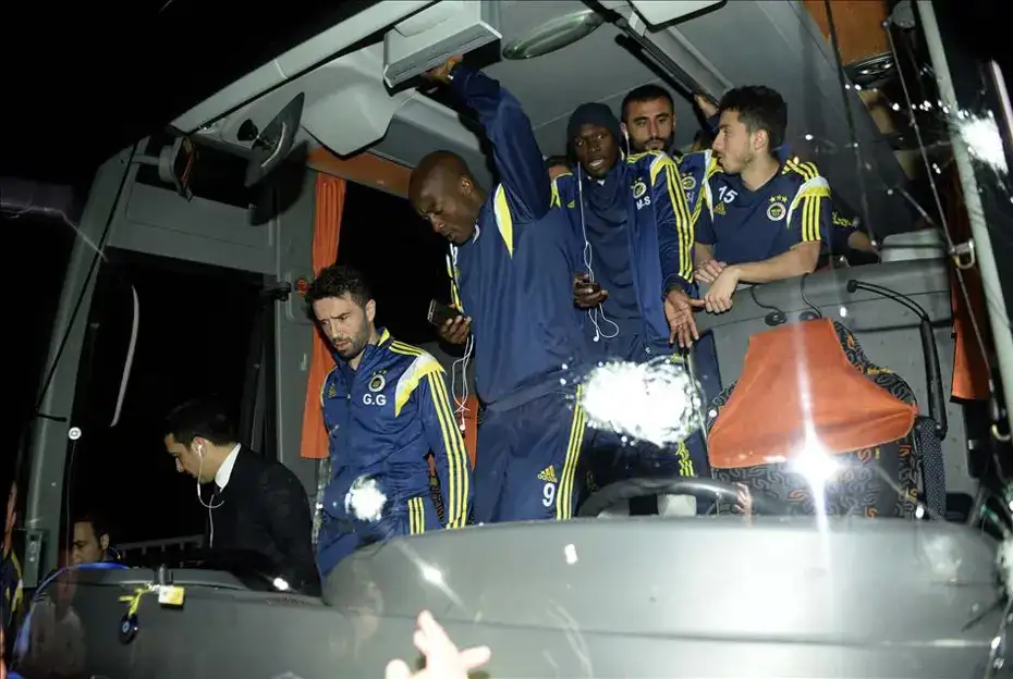 fenerbahce-takim-otobusunun-kursunlandigi-olayla-ilgili-son-karar-verildi