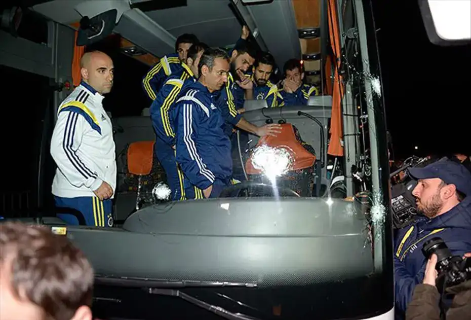 fenerbahce-takim-otobusunun-kursunlandigi-olayla-ilgili-son-karar-verildi