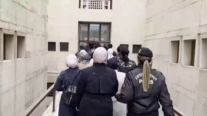buyuksehirde-sahte-doktorlara-operasyon-evlerini-kacak-muayenehaneye-cevirmisler