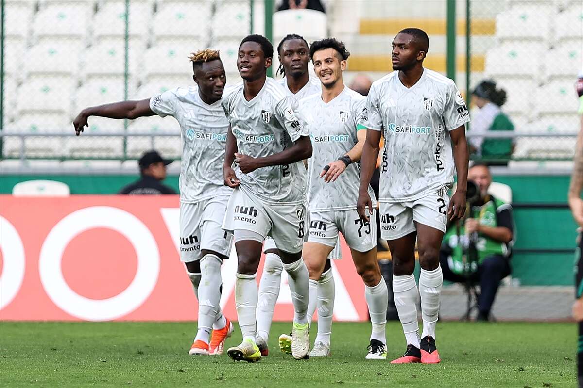 kocaelispor-tek-golunu-konyaspora-atan-keitanin-bonservisini-aldi