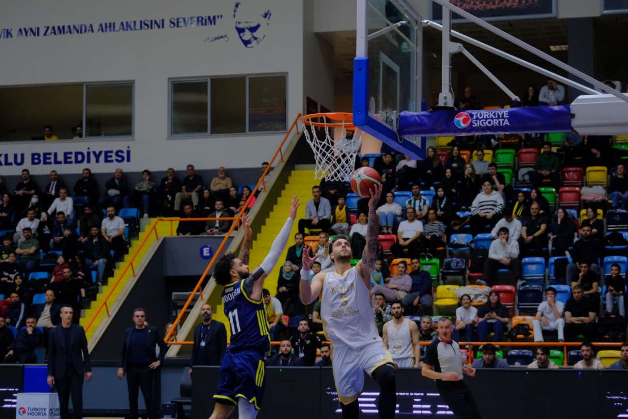 konya-buyuksehir-belediyespor-rakibini-farkli-gecti-yari-finale-yukseldi
