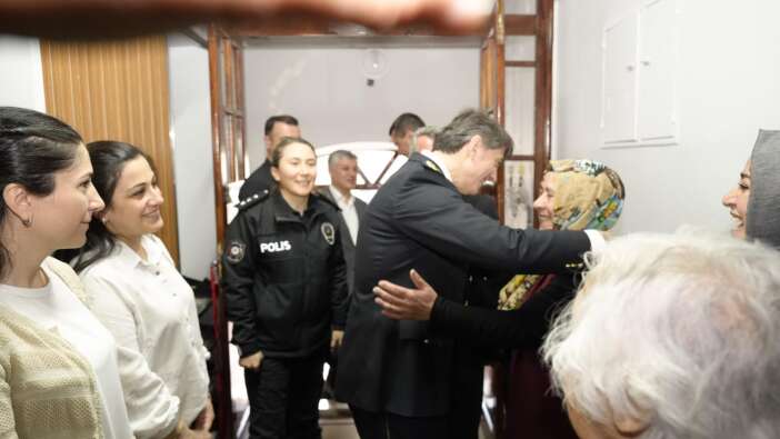 konyanin-yeni-emniyet-mudurunden-yurek-isitan-bulusma