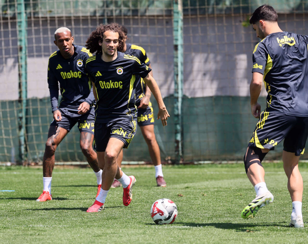 konyaspora-konuk-olacak-fenerbahce-hazirliklarini-surdurdu