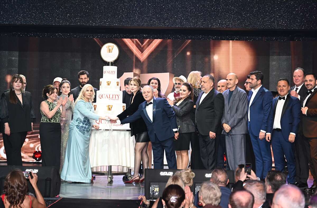 tarihe-gecen-milli-yuzucu-defne-kurt-yilin-sporcusu-secildi