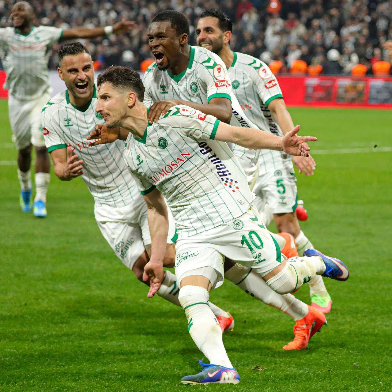 konyaspor-ic-sahada-sezonu-fenerbahce-maciyla-kapatacak