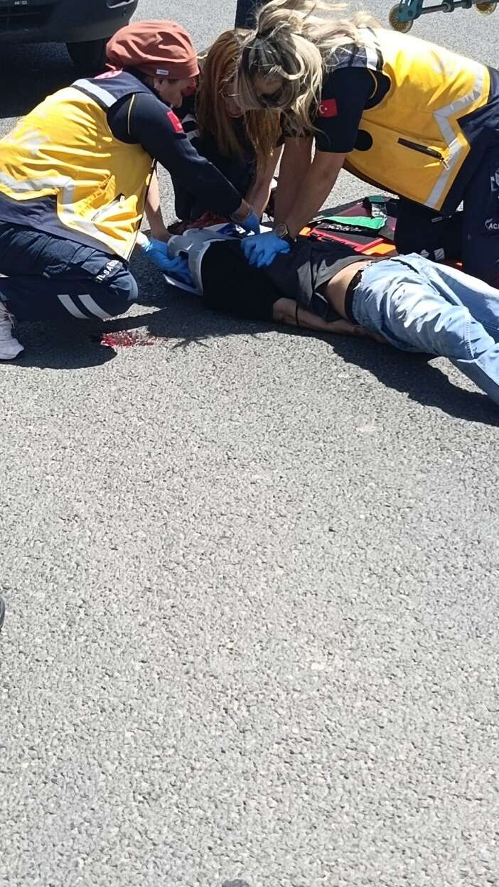 otobus-carpan-18-yasindaki-ogrenci-hayatini-kaybetti
