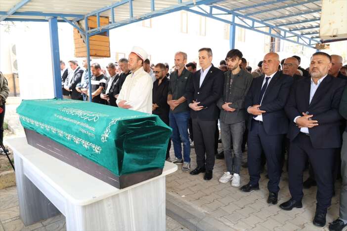 kayipti-yakilmis-halde-bulundu-kubra-yapici-gozyaslariyla-topraga-verildi