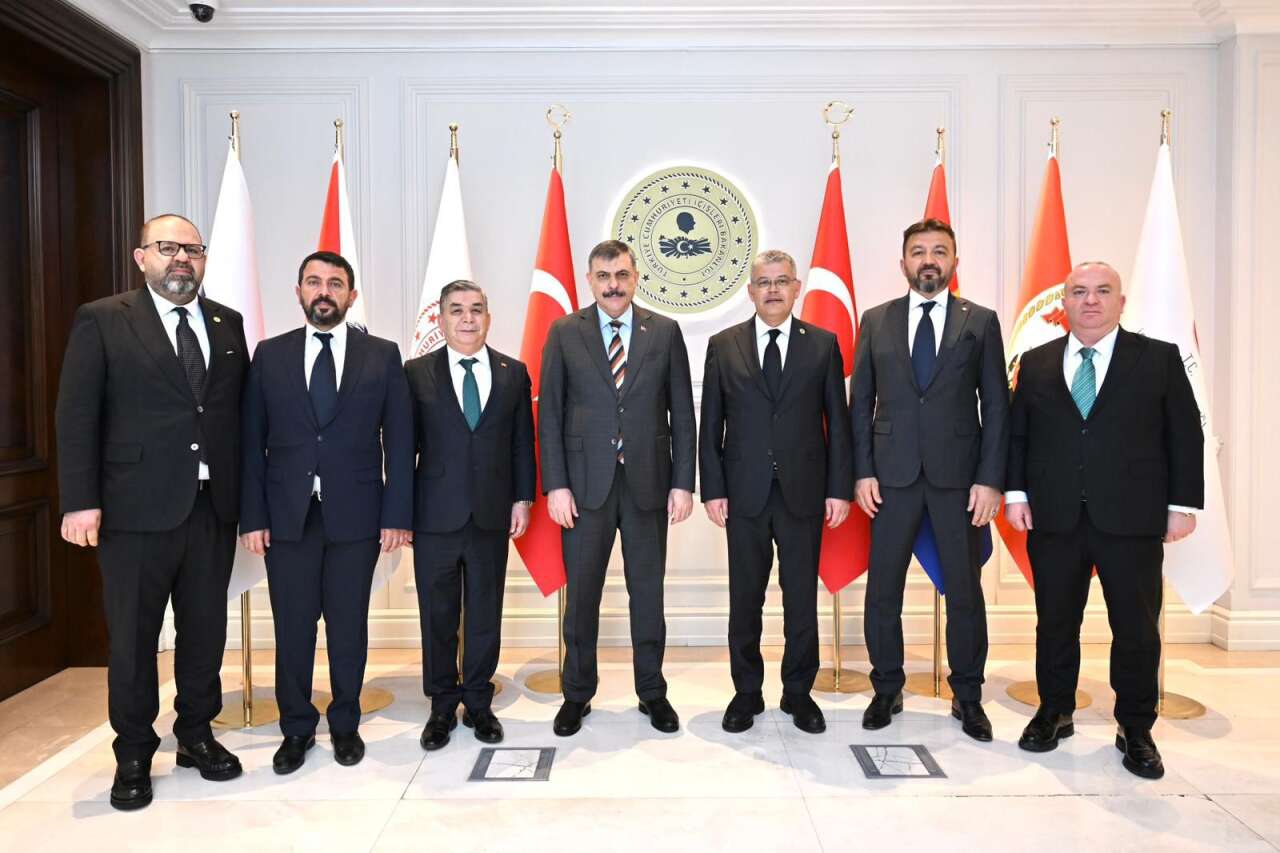 konyaspor-yonetiminden-konyali-bakan-mustafa-ciftciye-anlamli-ziyaret