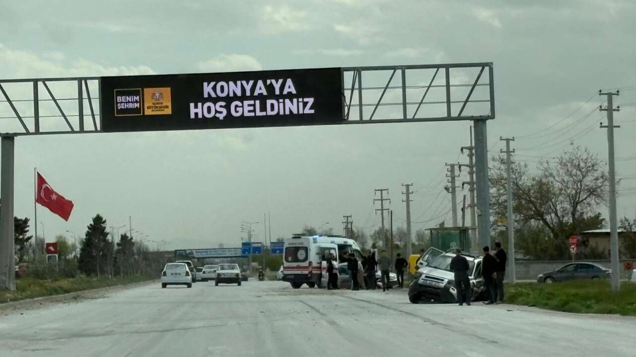 konya-ankara-yolunda-korkutan-kaza-yaralilarin-durumu-agir