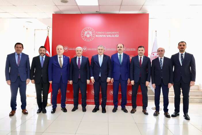 bakan-bak-konya-valiliginde-spor-yatirimlari-masaya-yatirildi