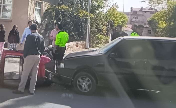 konyada-otomobil-ile-elektrikli-motosiklet-carpisti-1i-agir-2-yarali