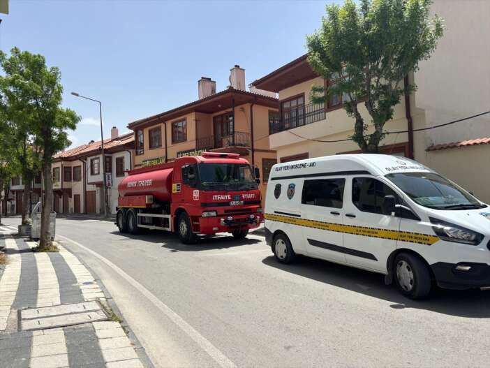 konyada-bir-evde-cikan-yangin-mahalleyi-alarma-gecirdi