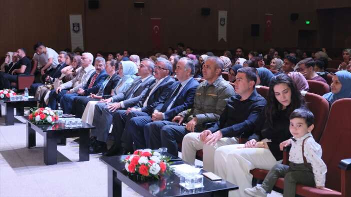 fatih-citlak-meydan-meskleri-ile-karamanda-sahne-aldi