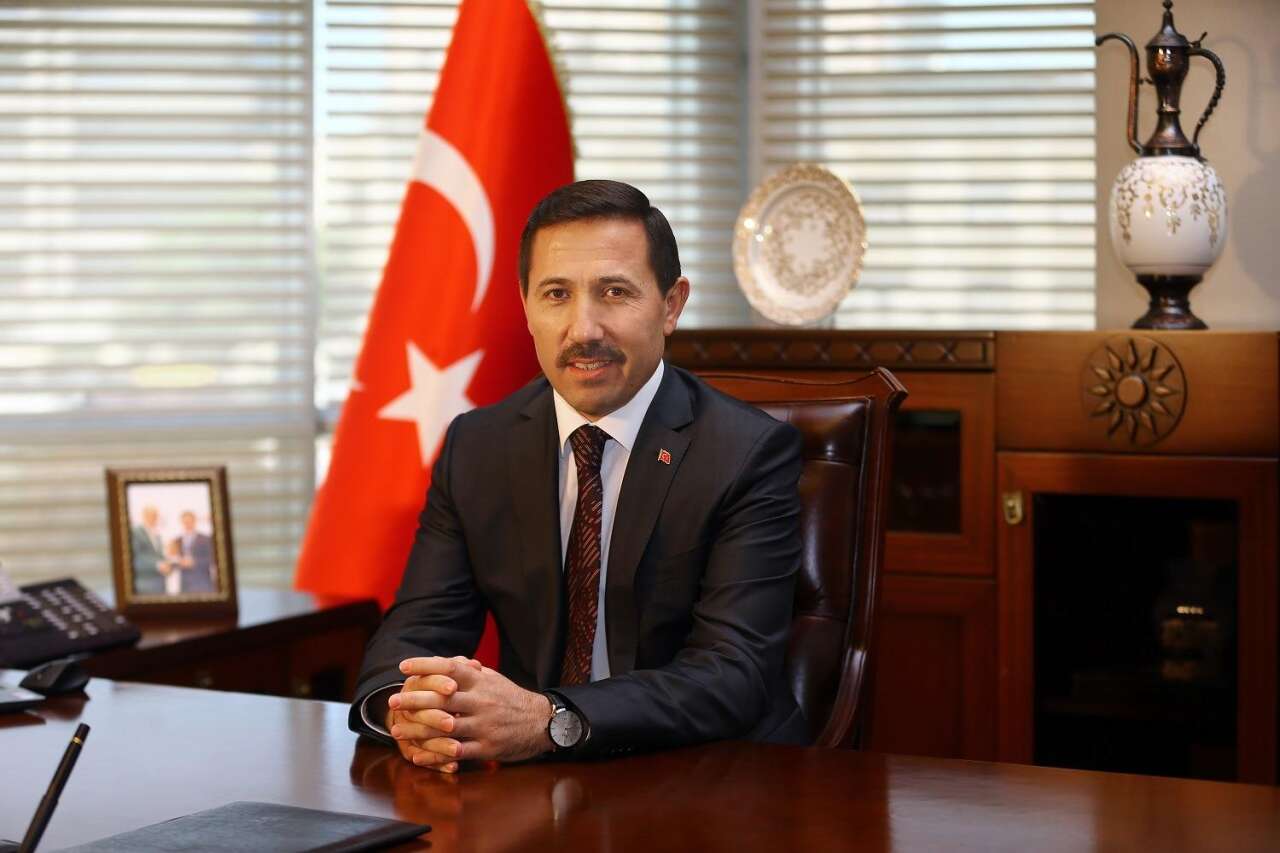 konya-zirvede-karatayli-sporcu-emirhan-danis-turkiye-sampiyonu-oldu
