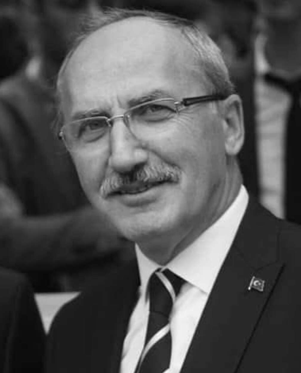 okul-bahcesinde-aci-veda-ogrenciler-ve-ogretmenler-gozyaslariyla-ugurladi