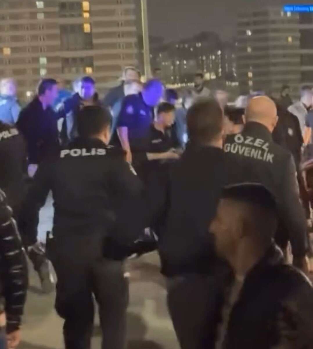 sebze-halinde-bicakli-kavga-13-polis-yaralandi-8-kisi-gozaltinda