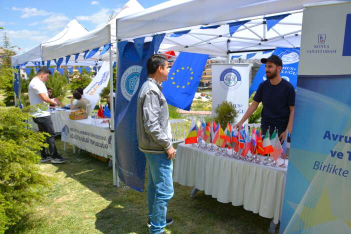 konyada-avrupa-ruzgari-esti-neulu-gencler-firsatlari-eglenerek-ogrendi