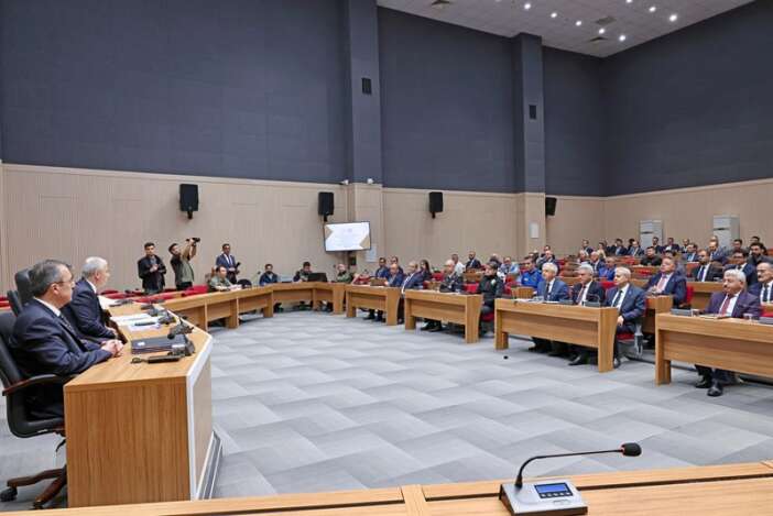 konyada-sahipsiz-hayvanlar-icin-kritik-toplanti