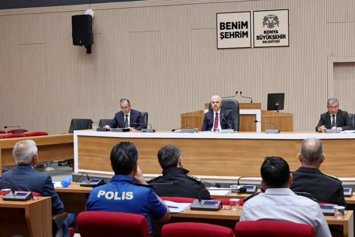 konyada-sahipsiz-hayvanlar-icin-kritik-toplanti