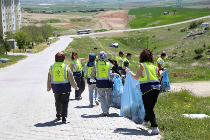 konyada-universite-ogrencileri-temiz-cevre-harekete-gecti