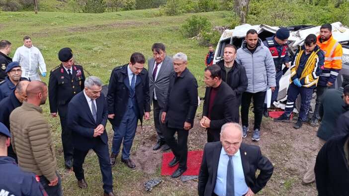 ogrenci-servisi-devrildi-3-olu-7-yarali-var