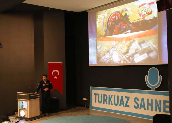 tusas-pilotu-murat-ozpala-konyada-havacilik-tutkunlariyla-bulustu