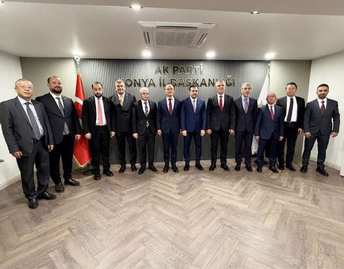 cin-buyukelcisi-konyada-is-dunyasiyla-bulustu