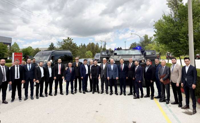 cin-buyukelcisi-konyada-is-dunyasiyla-bulustu