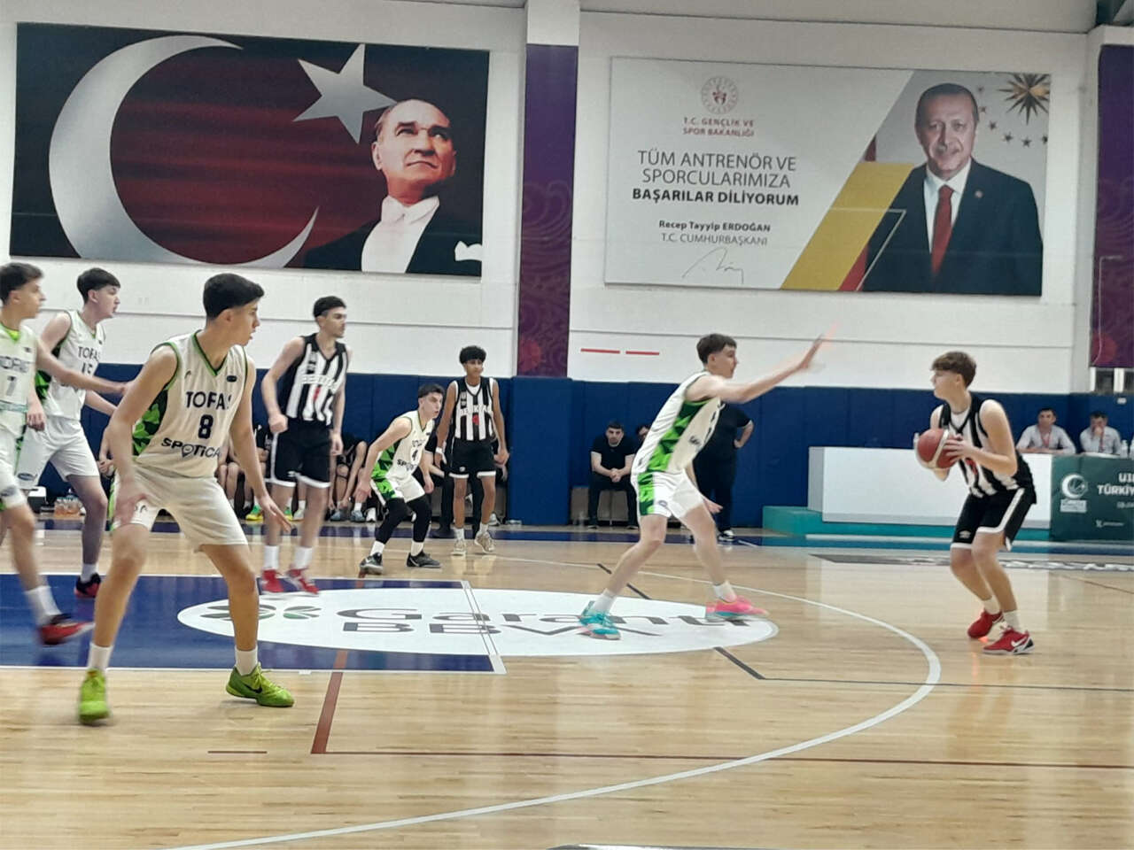 turkiyenin-genc-basketbolcular-konyada-sampiyonluk-icin-bulustu