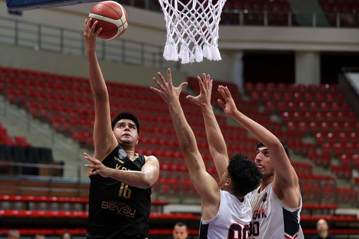 turkiyenin-genc-basketbolcular-konyada-sampiyonluk-icin-bulustu