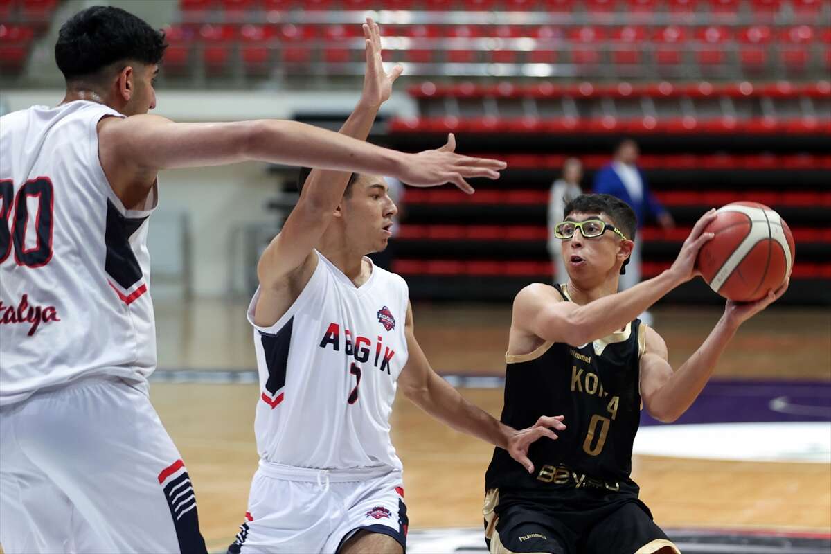 turkiyenin-genc-basketbolcular-konyada-sampiyonluk-icin-bulustu