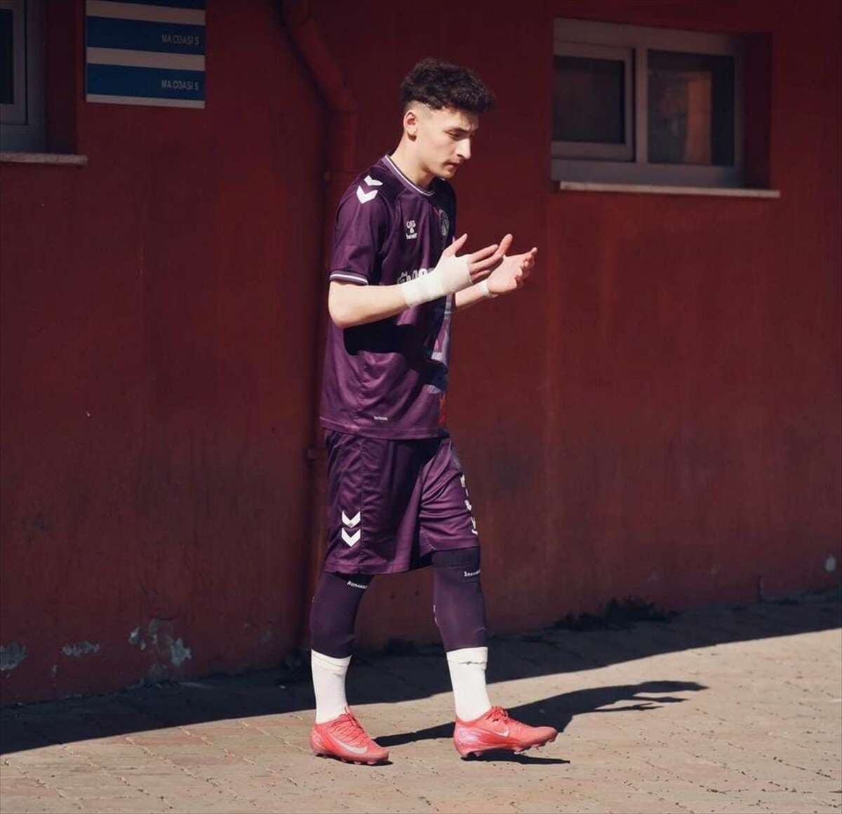 16-yasindaki-futbolcu-abdullah-sultanoglu-trafik-kazasinda-hayatini-kaybetti