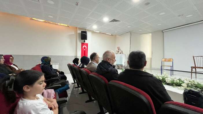 konya-anadolu-imam-hatip-lisesinde-sanat-ve-edebiyat-dolu-aksam