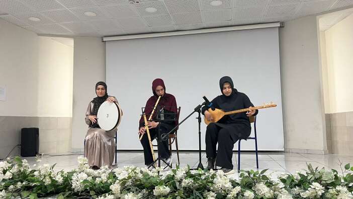 konya-anadolu-imam-hatip-lisesinde-sanat-ve-edebiyat-dolu-aksam