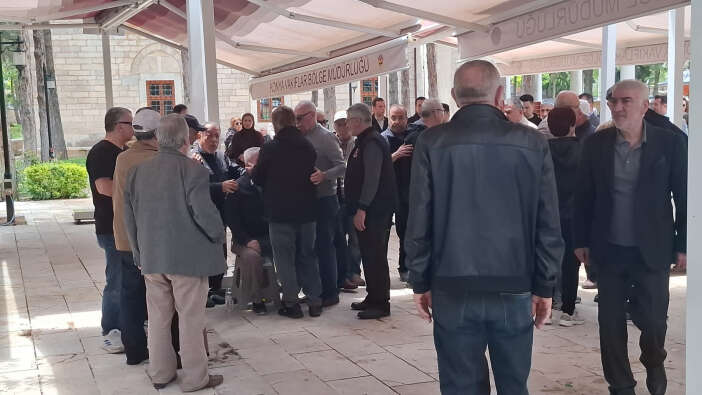 yakilmis-cesedi-santiye-alaninda-bulunmustu-emine-donmez-konyada-topraga-verildi