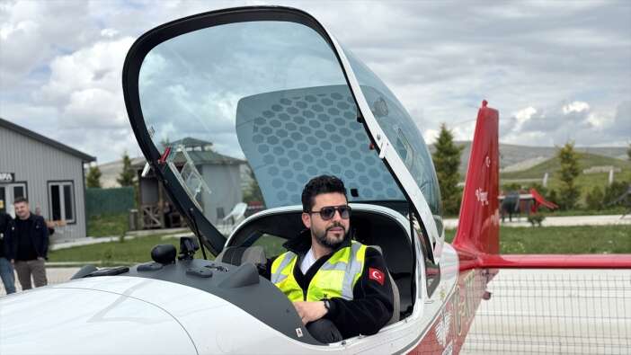 konyada-dikkat-ceken-egitim-yontemi-obrugun-uzerinden-ucarak-ders-anlatti