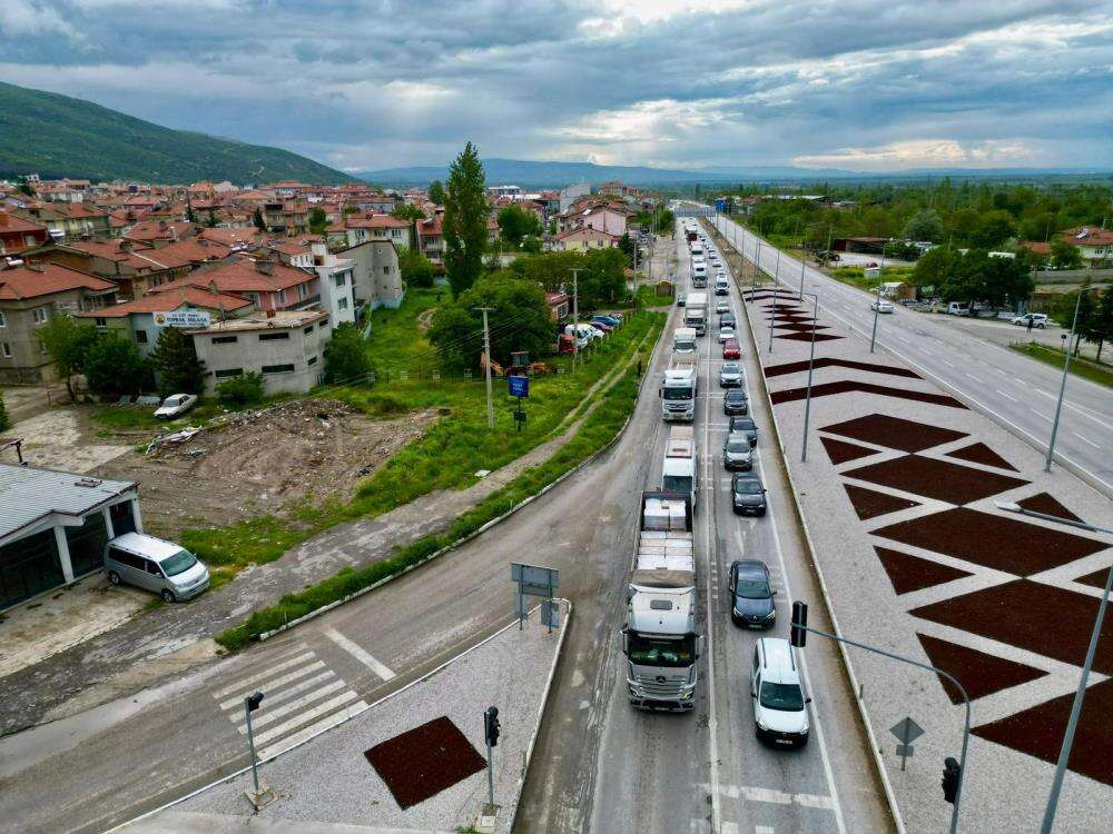 9-gunluk-tatille-birlikte-konya-yolunda-bayram-yogunlugu-basladi